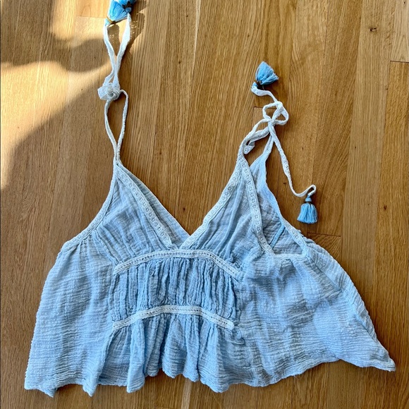 Beulah flouncy blue top - Picture 3 of 3